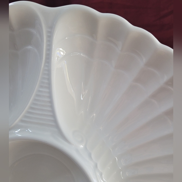 Vintage Farmhouse white ceramic Shell Design Serving Platter - Picture 2 of 16